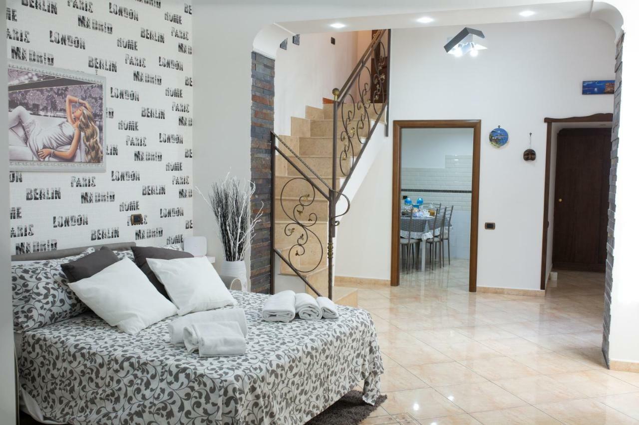 Dimora De Curtis Apartment เนเปิลส์ ภายนอก รูปภาพ