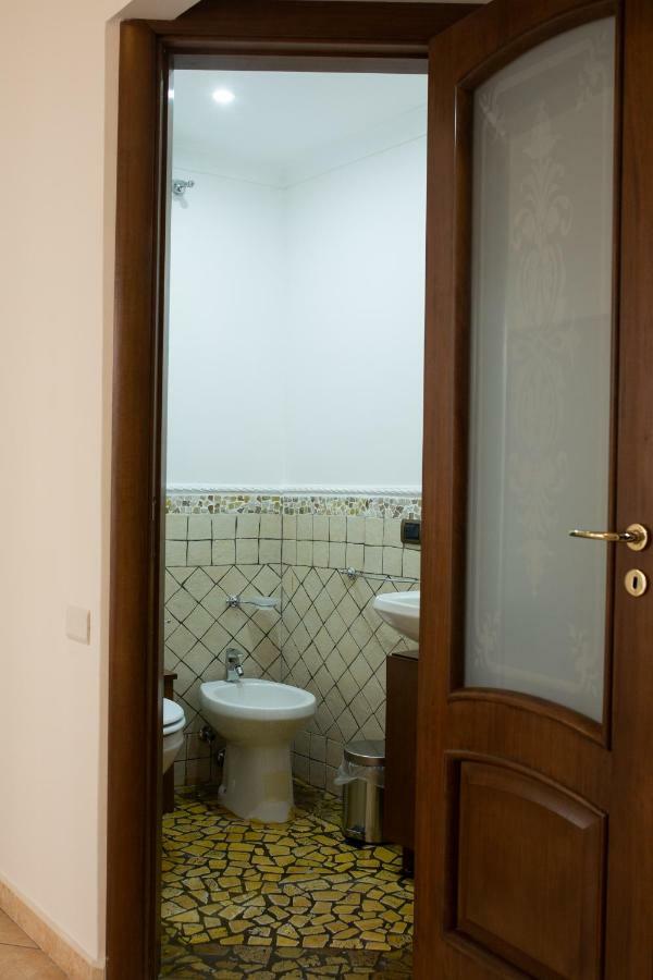 Dimora De Curtis Apartment เนเปิลส์ ภายนอก รูปภาพ